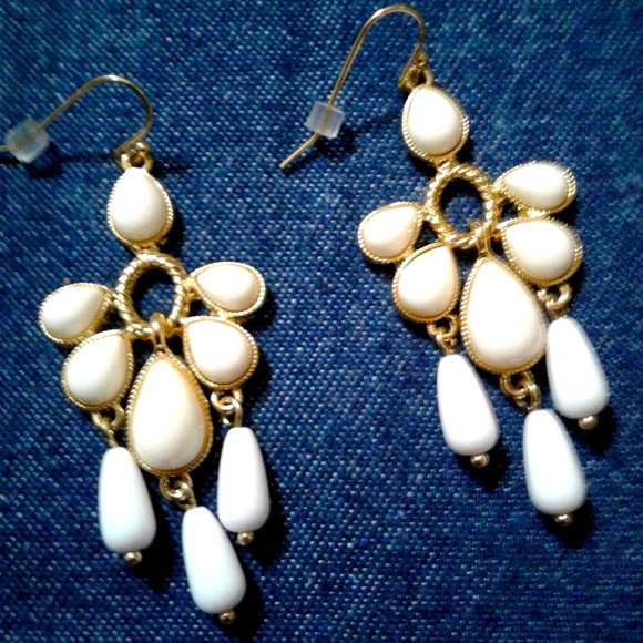 LIA SOPHIA Earrings - Picture 3 of 5